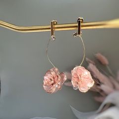 薔薇 スティックピアス(各種金具変更有) ピンク 卒業式 結婚式 ウェディング ブライダル 透明感 卒業式 入学式 卒園式 普段使い お呼ばれ ディップアート アメリカンフラワー ワイヤー ローズ