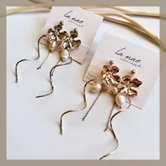 上品♡【304ステンレス ポスト 24KGP 本金メッキ】 ゴールド シルバー メタル フラワー お花 天然 淡水 パール ワイヤー チェーン ピアス くねくね クリア ビーズ ハンドメイドピアス アレルギー対応 【イヤリング変更可能】