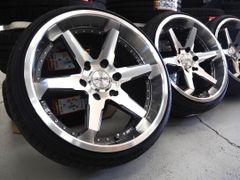 ポルシェ⭐︎パナメーラ⭐︎カイエン⭐︎970 ⭐︎22インチ ⭐︎社外品⭐︎フェラーダ ポルシェ⭐︎パナメーラ⭐︎カイエン⭐︎970 ⭐︎22インチ ⭐︎社外品