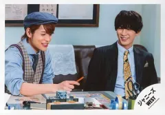 【中古】生写真(ジャニーズ) ジャニーズWEST/中間淳太・藤井流星/横型・上半身・衣装黒・茶色・水色・チェック柄・中間右手ペン/「ジャニーズWEST LIVE TOUR 2019 WESTV!」グッズオフショット/公式生写真
