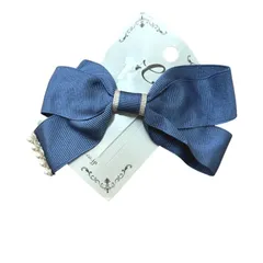 ヘアアクセサリー　バレッタ　ビッグリボン　パール付き　ブルー