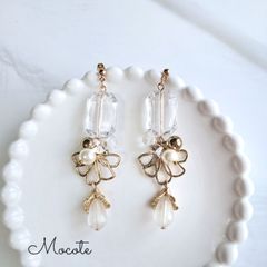 スクエアクリアドロップ 花びら じゃらじゃら 蕾 ピアス/イヤリング
