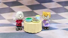 PEANUTS　スヌーピー　ミニチュア　フィギュア　スヌーピーの世界　TABLE　テーブル　②