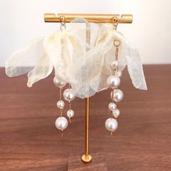alpha様 イヤカフ / ふんわりリボン　パール 結婚式　お呼ばれ　 アクセサリー　サージカルステンレス
