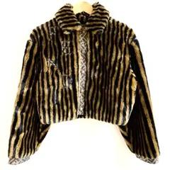 2025年最新】Fendi 毛皮・ファーコートの人気アイテム - メルカリ