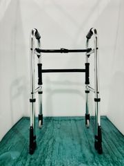 ミニフレームウォーカー　WFM－4262WE3G　折り畳み歩行器　キャスター