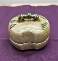 未使用品　三川焼　灰器　茶道　表千家 茶道具】古瀬堯三作 赤膚焼茶碗 銘「好日」 表千家13代家