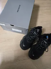 BALENCIAGA Triple S 39 ブラック　８月末まで値下げ 2025年最新】balenciaga トリプル 39の人気アイテム - メルカリ