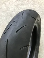 【海外限定】 バイクタイヤ18インチ中古品α13z パーツ