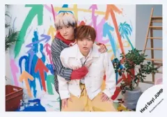 【中古】生写真(STARTO) Hey! Say! JUMP/八乙女光・薮宏太/横型・膝上/「Hey! Say! JUMP LIVE TOUR 2023→2024 PULL UP!」グッズオフショット/公式生写真