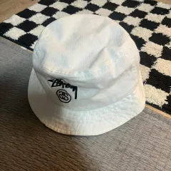 STUSSY(ステューシー) バケットハット ホワイト L ／ XL