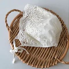 ☆ オフホワイト ☆ ベビーボンネット 赤ちゃん帽子 ベビー ボンネット 帽子 ベビーボンネット 赤ちゃん帽子 ベビー帽子 キャップ ぼうし レース 2重 厚地 2重生地 ひも付き 女の子 男の子 男女兼用 赤ちゃん 上品 新生児 白 出産祝い