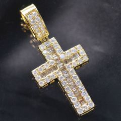ペンダントトップ メンズ 18金 K18 18K イエローゴールド クロス バゲットカット ダイヤモンド 十字架 ペンダントヘッド 男性用 メンズペンダントトップ ネックレスヘッド 刻印入り 鑑別書付き【人気アイテム】