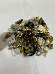 ジャンク】アクセサリーまとめ売り1.4kg - メルカリ