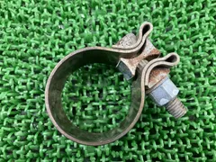 マフラークランプ 片側 70-0788 ハーレー 純正 バイク 部品 スポーツスター ソフテイル ダイナ ツーリング 曲がり無し 【中古】 20のサムネイル