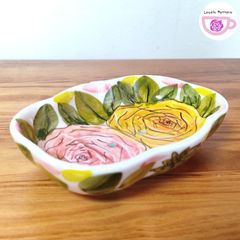 ソープディッシュ　石鹸置き　ポーランド食器　ミレナ社　黄色とピンクのバラ模様　ボレスワヴィエツ　ポーリッシュポタリー　オーブン・電子レンジ・食洗機対応