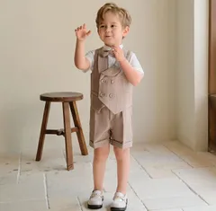 【半袖フォーマル５点セット 男の子】送料無料　スーツ(ベスト・シャツ・パンツ・蝶ネクタイ・ブートニア)オシャレ　誕生日　肌触り良い　結婚式　発表会　演奏会　入学入園式　卒業式　お宮参り　お祝い80,90,100,110,120,130,140,150cmギフト