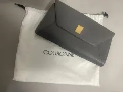 COURONNE(クロンヌ) クラッチバッグ