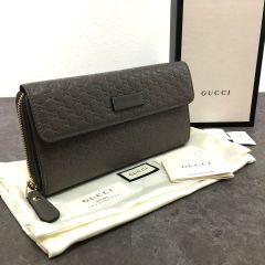 未使用品 Christian Louboutin ジップウォレット 324 324 送料込み！ 未使用品 Christian Louboutin ジップウォレット