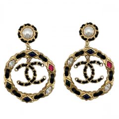 シャネル ピアス レディース サークル ココマーク スイング チェーンモチーフ ココ アクセサリー ビジュー CHANEL GP  ラインストーン   A20C ブラック 黒 マルチカラー ゴールド金具 約23.7g 美品 2020年【中古品】