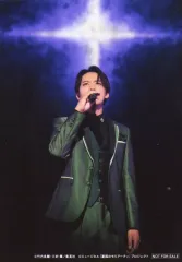 【中古】生写真(男性) 久保田秀敏(アルバート・ジェームズ・モリアーティ)/ライブフォト/Blu-ray「ミュージカル 憂国のモリアーティ コンサート」特設サイト早期予約特典舞台写真