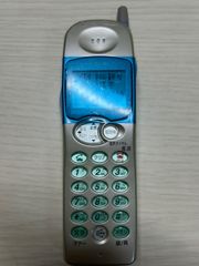 ジャンク品‼️ガラケーF210‼️平成レトロ‼️】 - メルカリ