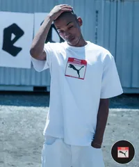 【8月30日発売】新品 PUMA プーマ 半袖 Tシャツ メンズ PUMA × BlackEyePatch DO NOT REMOVE ラベル 半袖 Tシャツ 636084