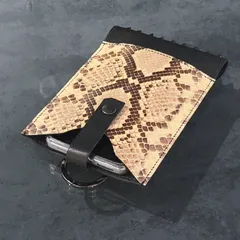 スマホポーチ スマホショルダー スマホ入れ パイソン スタッズ  本革