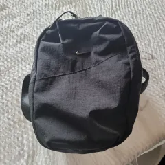 old Nike ナイキ　黒　ブラック　メッセンジャーバッグ　古着　y2k NIKE ナイキ ナップサック ブラック ショルダーバッグ 00s 90s