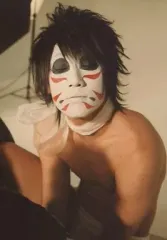 【中古】生写真(男性) ゴールデンボンバー/樽美酒研二/上半身裸・座り・両目瞑り・左向き/2012.11.28 32th Aniversary/メモリアルフォトアルバム