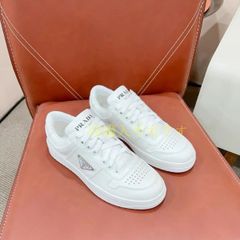 ??PRADA??カジュアルスニーカー白シューズ