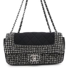 シャネル チェーンショルダーバッグ マトラッセ ココマーク ツイード A92533 CHANEL 黒 白