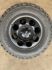 BFグッドリッチオールテレーン中古 ホイール付き 良好品】MKW MK-46 17in 8J +20 PCD139.7 BFグッドリッチ