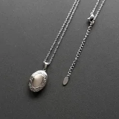 ステンレス製☆ミニロケットペンダントオーバル　シルバーカラー　アジャスター付き