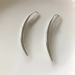 【新品】 ドロップメタルラインフックピアス　シルバー