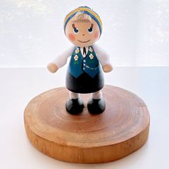 NORDIC GIFTノルデック ギフト エストニアフィギュア 女の子 NORDIC GIFTノルデック ギフト エストニアフィギュア 女の子 - メルカリ