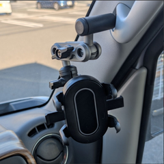 メルカリShops  10 / 10 【スマホホルダー】アシストグリップのネジ穴に固定して使える車載スマホホルダーアーム（エブリイDA17V・車）