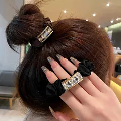 大人ヘアアクセサリー　シュシュ ヘアアクセ ヘアゴム スクエアーラインストーン 　光沢感 キラキラ 　ビジューシュシュ　ヘアアレンジ