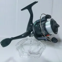 ☆新品☆小型スピニングリール　ライン付き　ルアーやちょい投げ、サビキ釣りり、穴釣りにものサムネイル