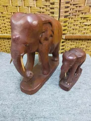 E06-20250929-01 木彫り象 親子セット ハンドメイド 彫刻 アジアン雑貨 大 高さ24cm × 幅11cm、小 高さ13cm × 幅6cm