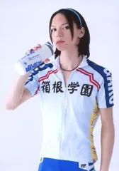 【中古】生写真(男性) 北村諒(東堂尽八)/膝上・ユニフォーム・白・青・右手ボトル・キャラクターショット/舞台「『弱虫ペダル』IRREGULAR～2つの頂上～」会場販売ブロマイド