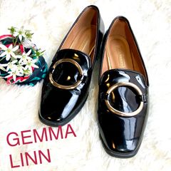 GEMMA LINNのエナメル　ローヒールパンプス　黒