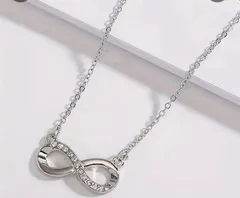 111 インフィニティー　ジルコニア　シルバー　ネックレス