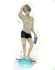 【中古】アクリルスタンド・アクリルパネル ヴィクトル・ニキフォロフ BIGアクリルスタンド 「ユーリ!!! on ICE×PRINCESS CAFE 海の家」