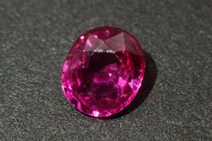 天然ピンクサファイア 0.346ct 約4×3mm ソーティング付き！