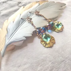 フローライトとヴィンテージビーズの夏色ピアス