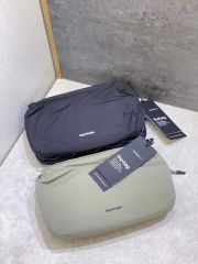 大きいサイズです Topologie Bottle Sacoche ボトルサコッシュ トポロジー 　ストラップ付き　ショルダーバッグ 2色選択可 新品未使用