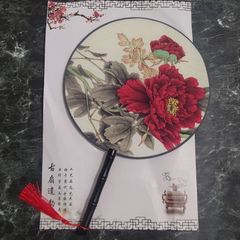 華流 中国風 布うちわ タッセル付き 赤い 牡丹