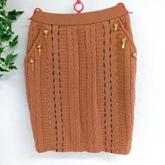 [PARIS SPORTS FASHION] パリススポーツファション スカート ニット レディース 台形スカート　毛100％　ポケット３か所 古着 デザイン編み 金ボタン飾り付き 赤茶 サイズＭ（あ-175，エ-1 ）のサムネイル