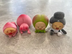 【４個セット】　カクレモモジリ　スモモノウチ　カクレケダマこびとづかん  こびとずかん　こびと図鑑　小人図鑑おすわりマスコット　フィギュア　つむつむ　ツムツム